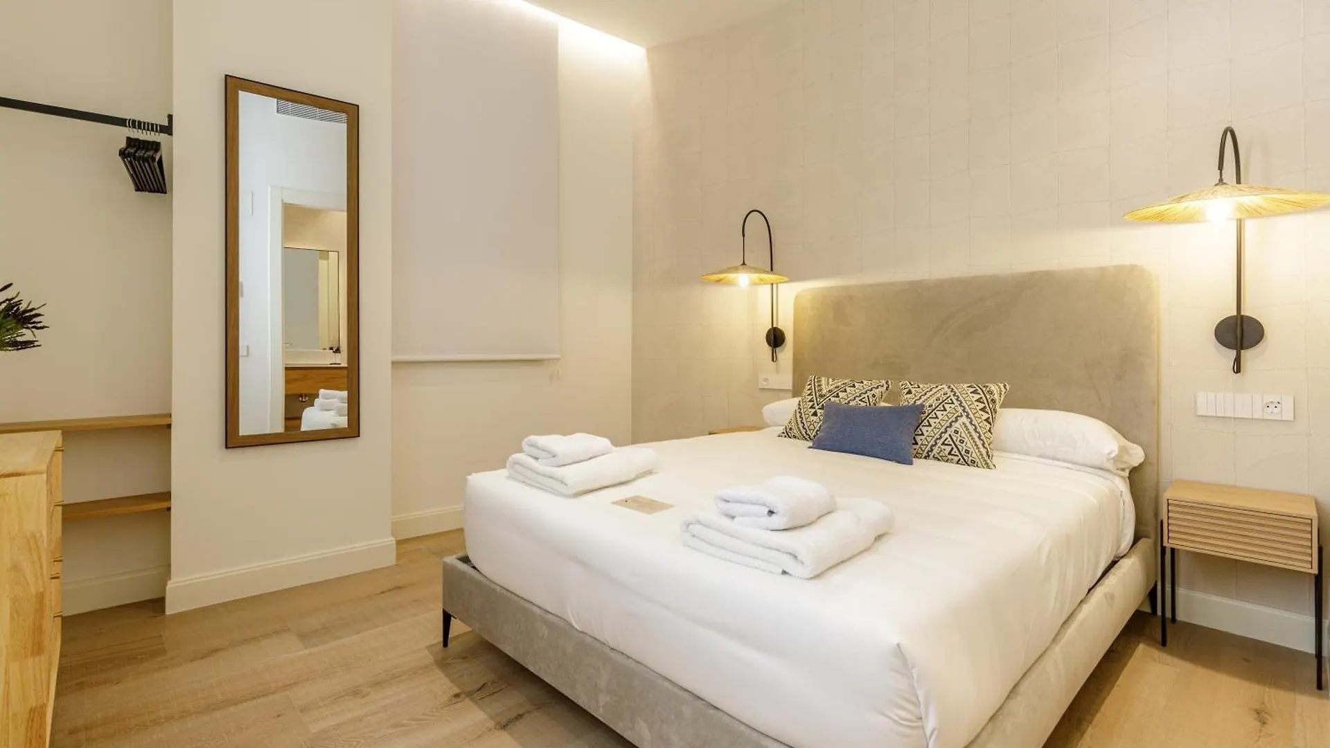 Marques De Velazquez II By Caleta Homes Malaga 0*,