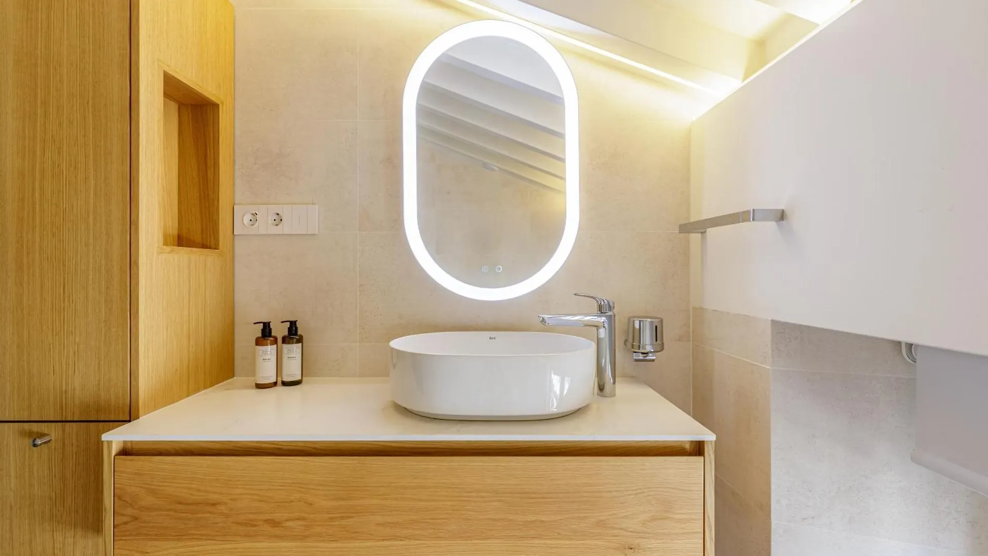 Marques De Velazquez II By Caleta Homes Malaga Apartment